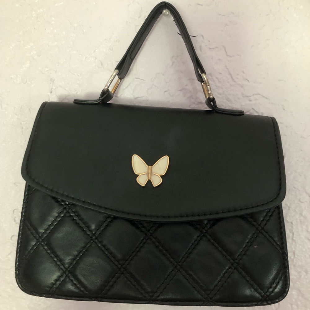 Elegant Black Quilted Handbag